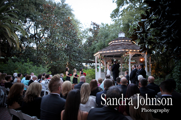 Best Courtyard Lake Lucerne wedding photographer - Sandra Johnson (SJFoto.com)